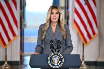Melania Trump ontkent banden met Epstein en wil een hoorzitting voor de slachtoffers