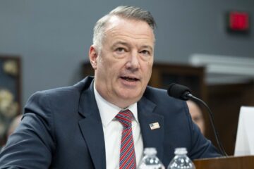 VS: chef van de anti-immigratiepolitie ICE legt eind mei zijn functie neer